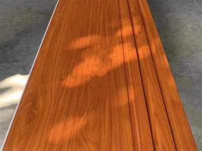 WPC rebrasti zidni panel