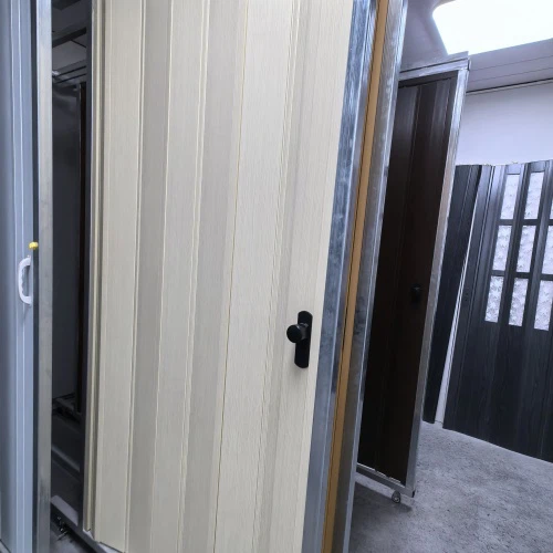 Prilagođena PVC sklopiva vrata za elegantnu dizajn kuhinje i kupaonice